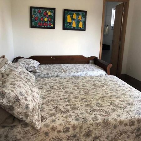 Casa Bela E Confortavel Em ชาปาดา ดอส กิมาไรส์ ภายนอก รูปภาพ