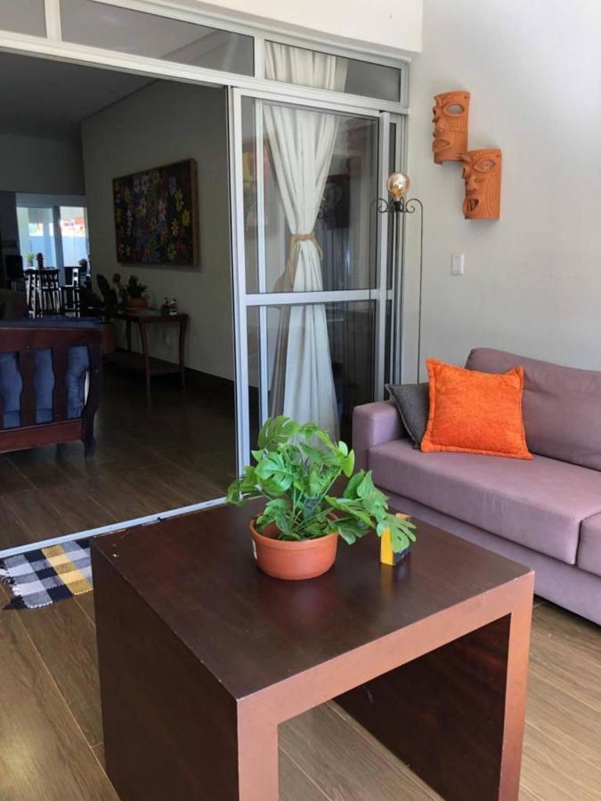 Casa Bela E Confortavel Em ชาปาดา ดอส กิมาไรส์ ภายนอก รูปภาพ