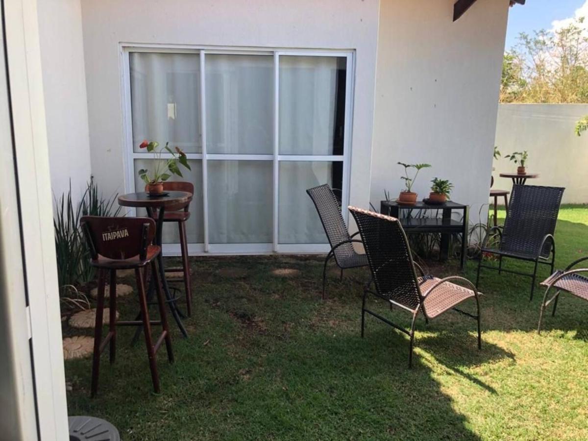 Casa Bela E Confortavel Em ชาปาดา ดอส กิมาไรส์ ภายนอก รูปภาพ